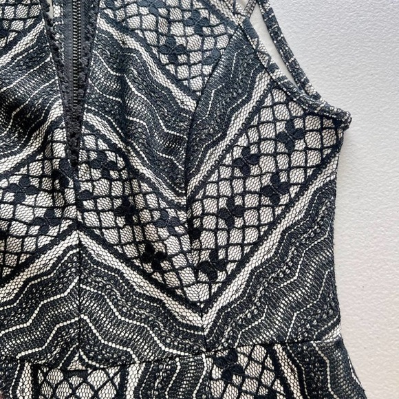 Free People Womens Miss Connections Lace Dress size 2 Black Nude Crochet NWOT - Picture 6 of 9